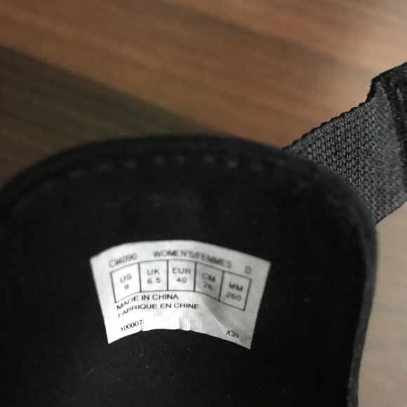 NEW Aravon Sandals Duxbury T-Strap Women's Size 9 Black - Picture 7 of 8